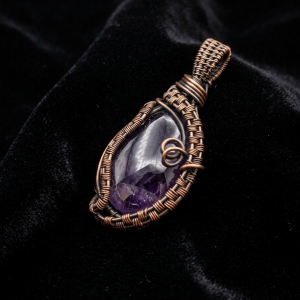 Angrboða's Heart - Amethyst