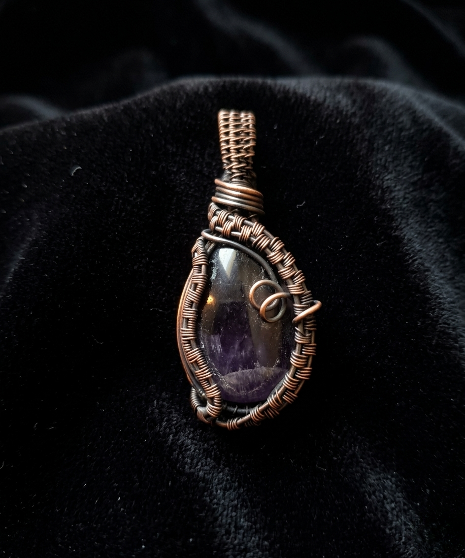 Angrboða's Heart - Amethyst - Image 2